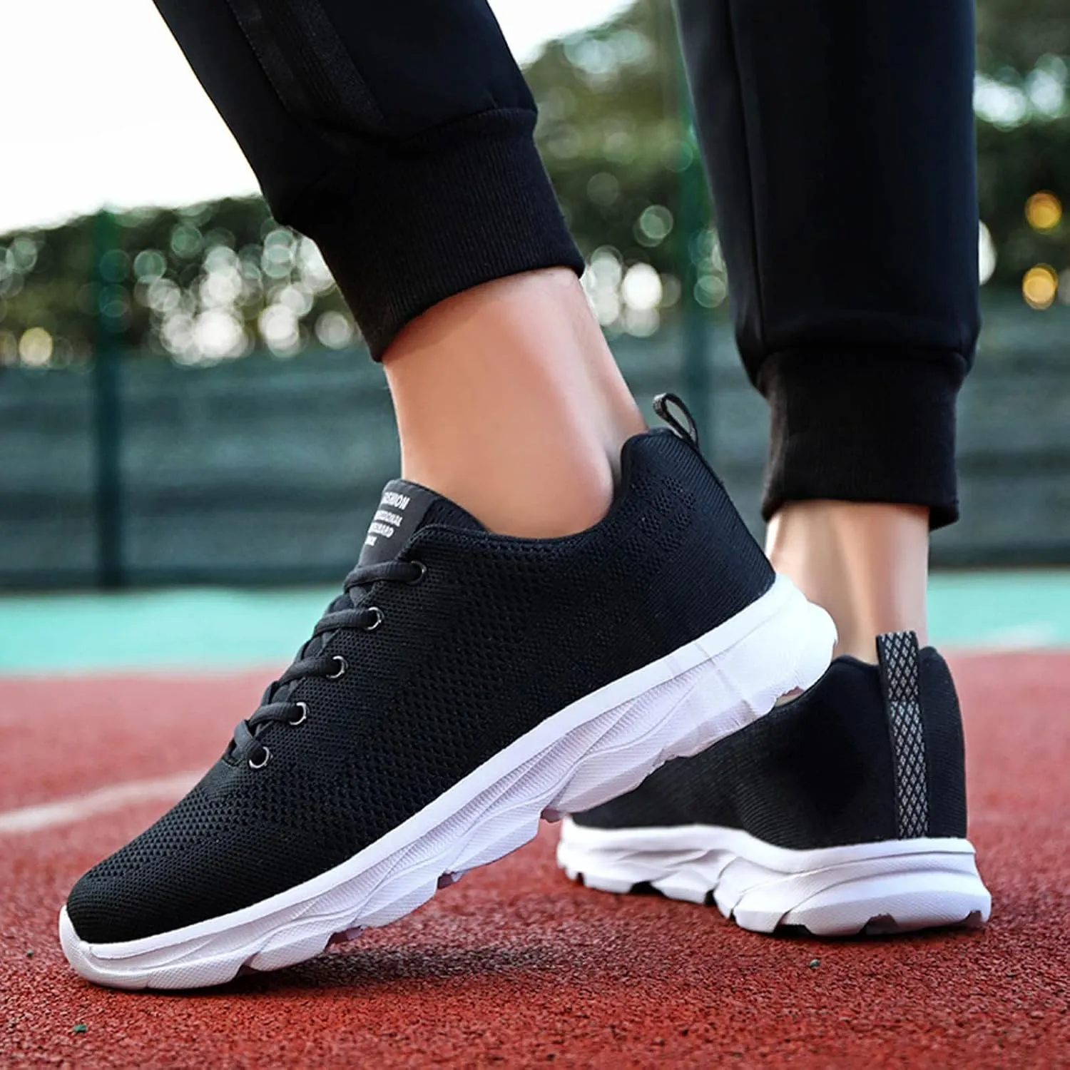 Men's Classic Casual Walking Shoes Breathable and Light Outdoor Comfy Walking Shoe Casual Elderly Lace Up Shoes