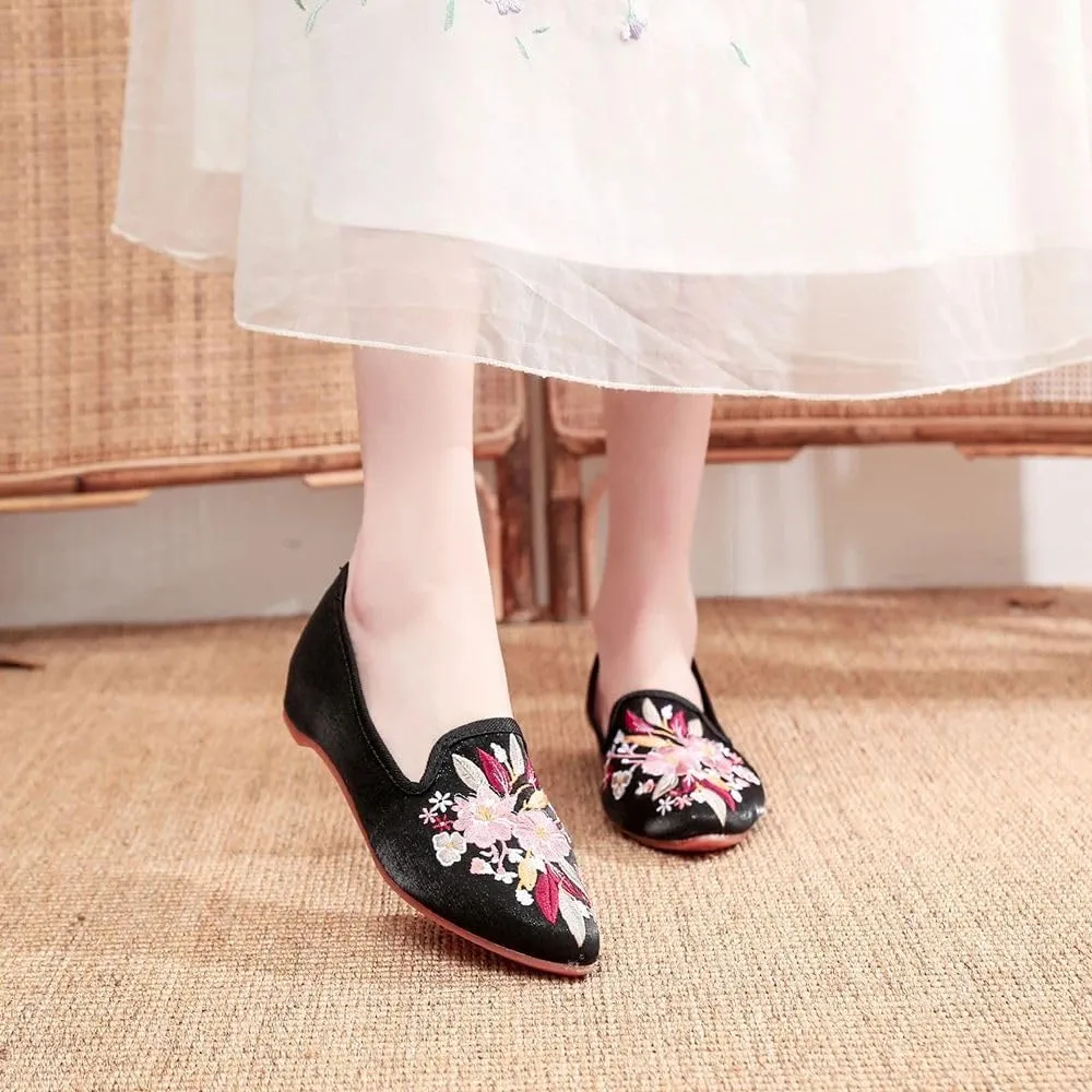 Soft Cotton Fabric Women Embroidered Pointed Toe Ballet Flats Spring Vintage Ladies Casual Slip On Walking Shoes