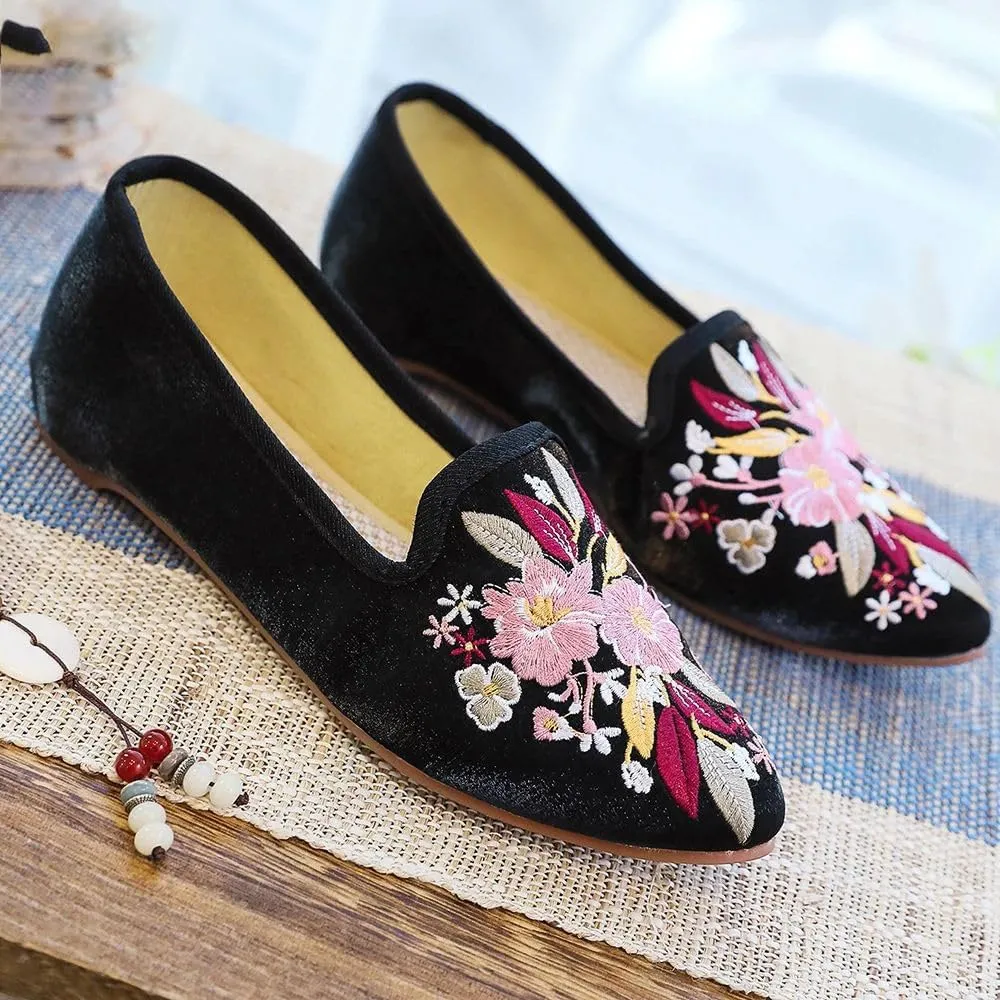 Soft Cotton Fabric Women Embroidered Pointed Toe Ballet Flats Spring Vintage Ladies Casual Slip On Walking Shoes