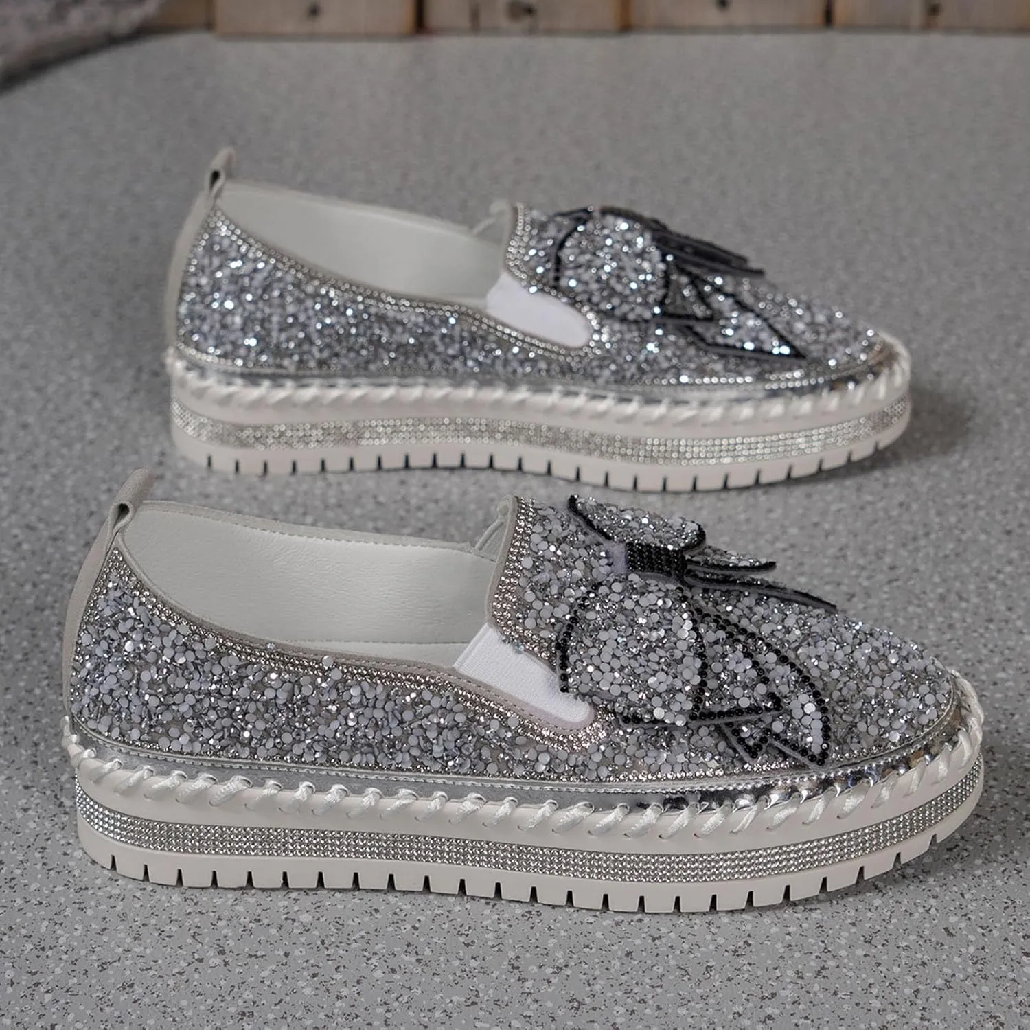 Thick Soft Platform Loafers for Women Sparkly Rhinestone Bow Decoration Single Shoes Elegant Banquet Casual Shoes Canvas