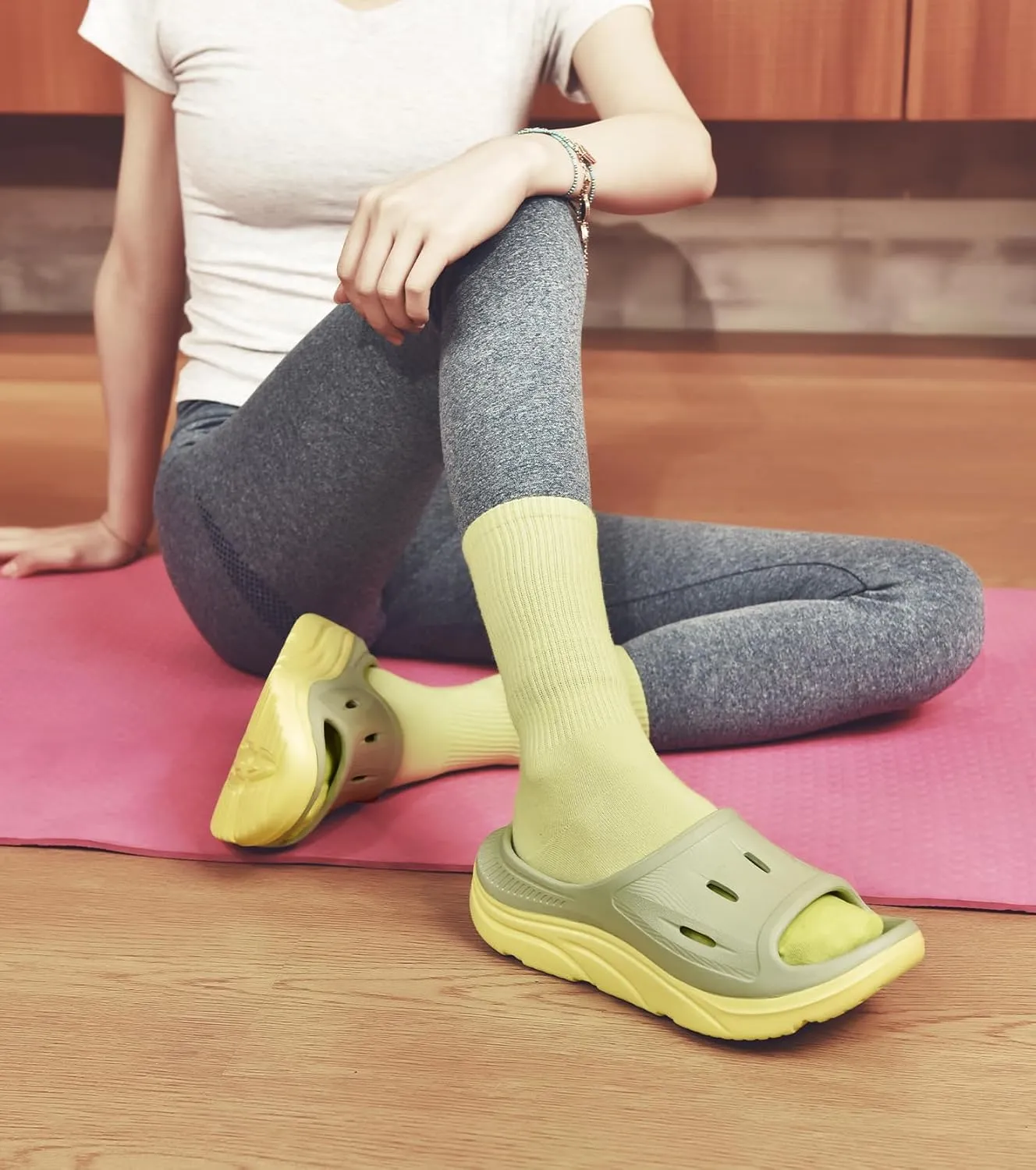 Unisex Adult Recovery Slides, Women and Men’s Plantar Fasciitis Thick Cushion Sandals with Arch Support, Orthotic Athletic Comfortable Lightweight Slippers for Indoor Outdoor