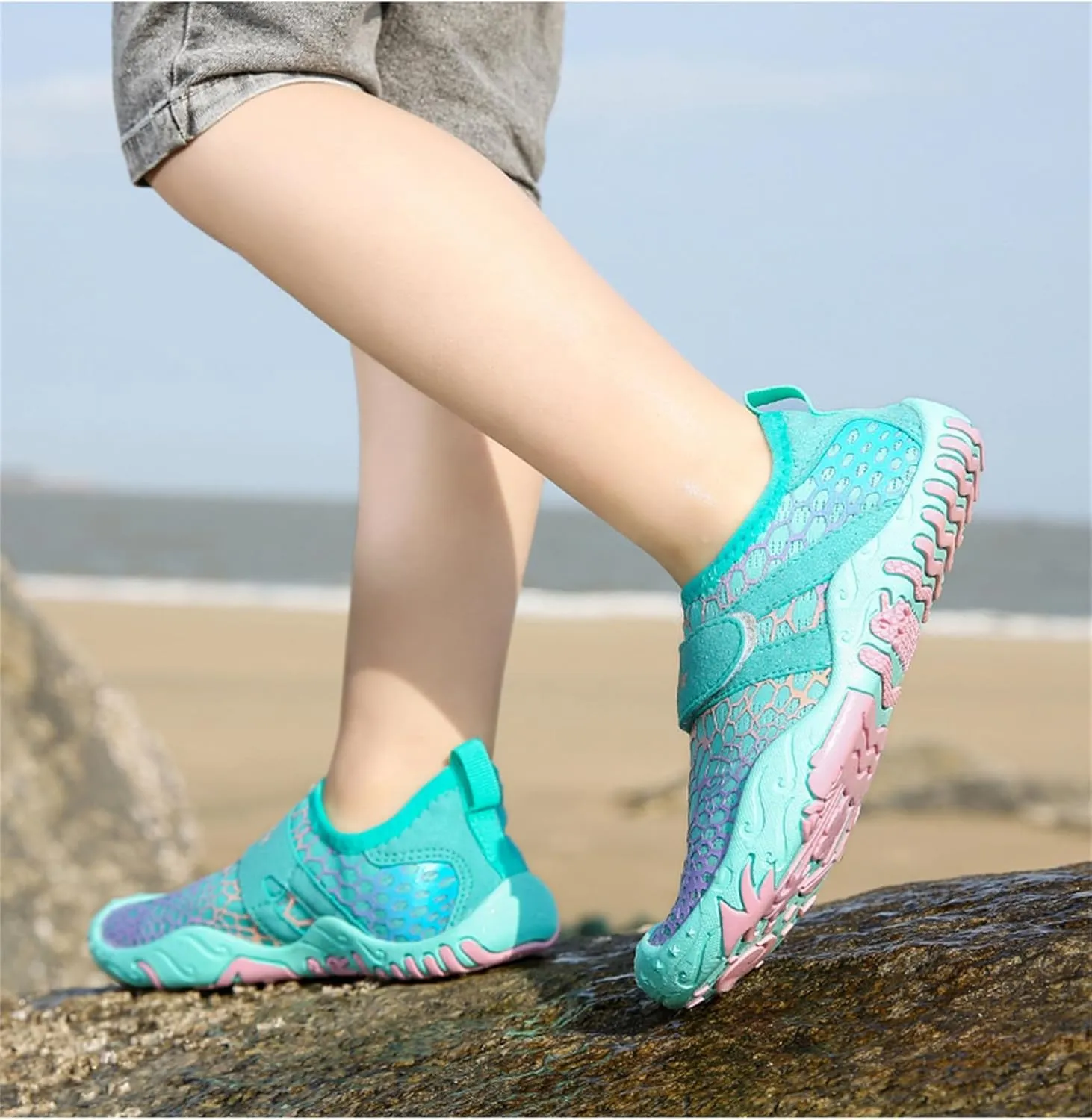 Water Shoes for Kids Boys Girls Athletic Non Slip Barefoot Shoes Lightweight Breathable Quick Dry Water Shoes Unisex Fashion Printed Hiking Footwear for Running Swimming Surfing Camping Climbing