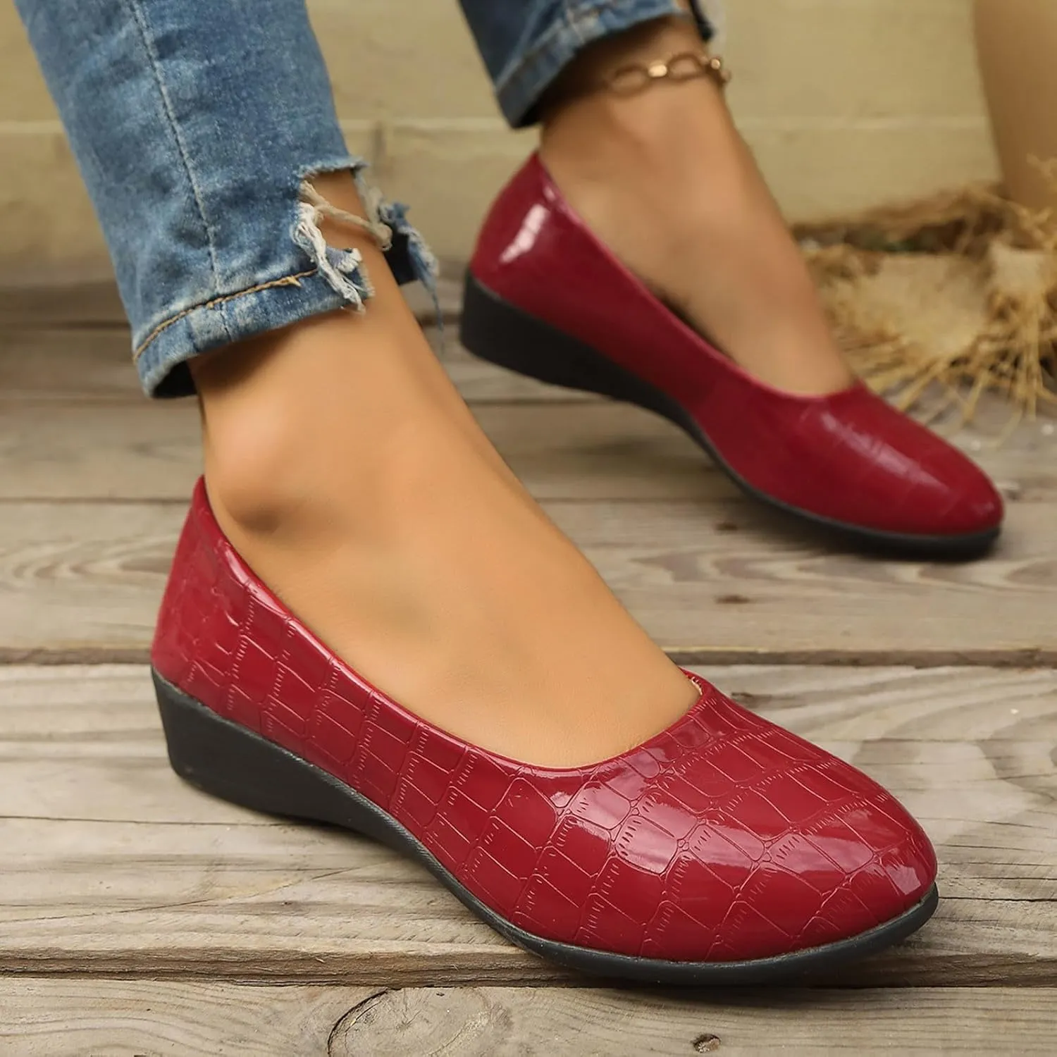 Women's Comfortable Loafers Soft Leather Slip on Casual Outdoor Sandals Round Toe Driving Flat Work Walking Shoes for Women Dressy Low Heels Orthopedic Sandals 