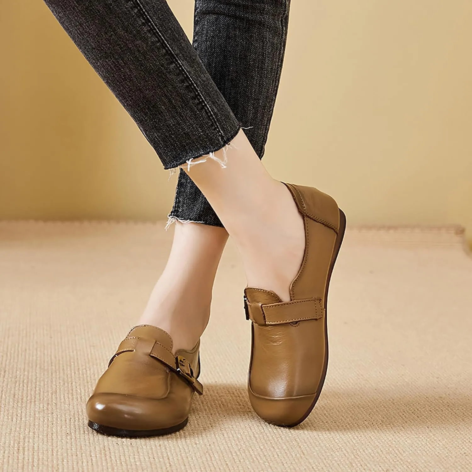 Women's Slip-on Casual SOFE Leather Loafers,Classic Leather Roude-Toe Metal Buckle Driving Flats Shoes Comfort SOFE Sole Mom Dressy Low Heel Office Work Penny Loafers